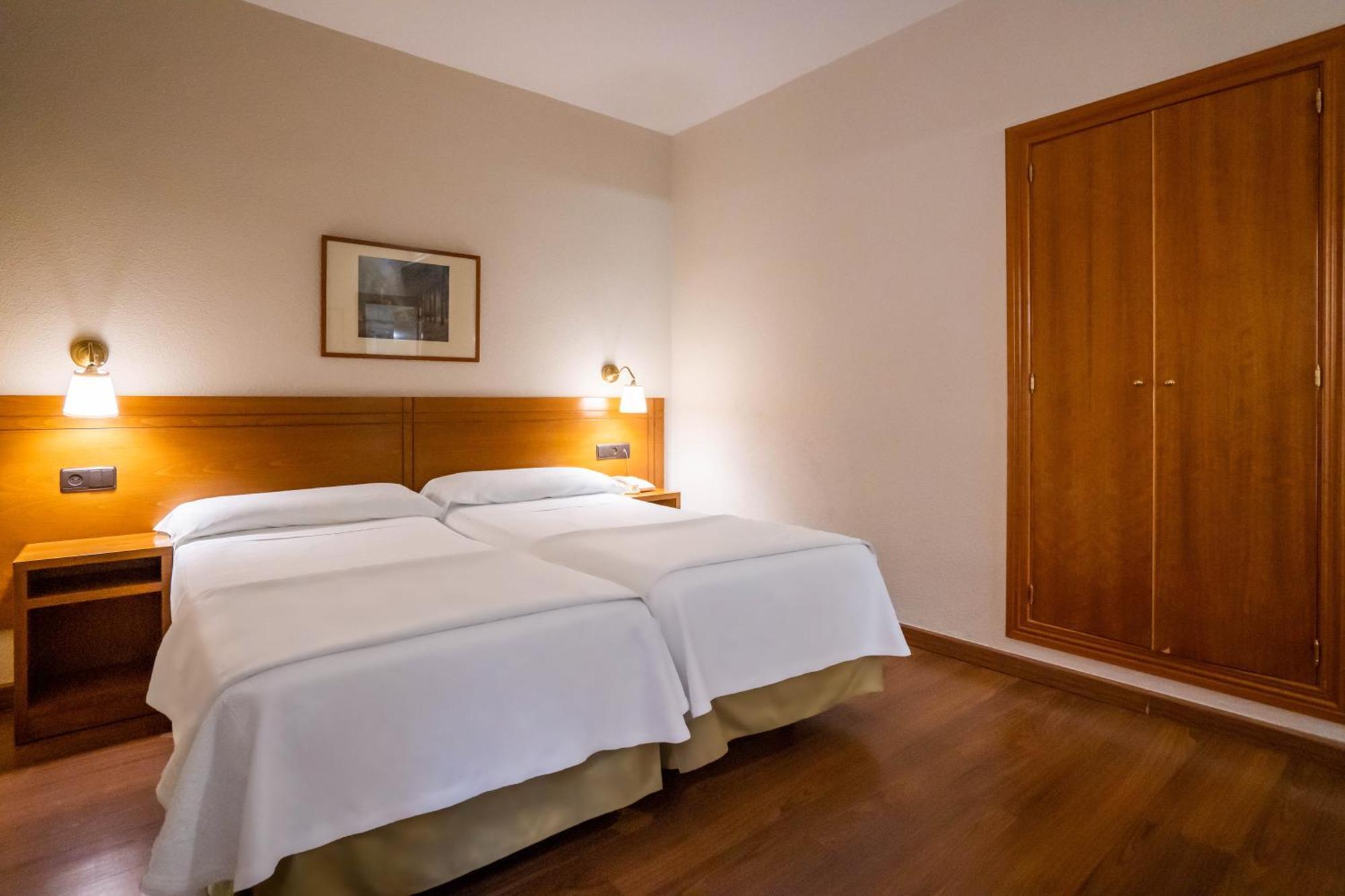 Yit Conquista De Toledo Hotel Exterior foto